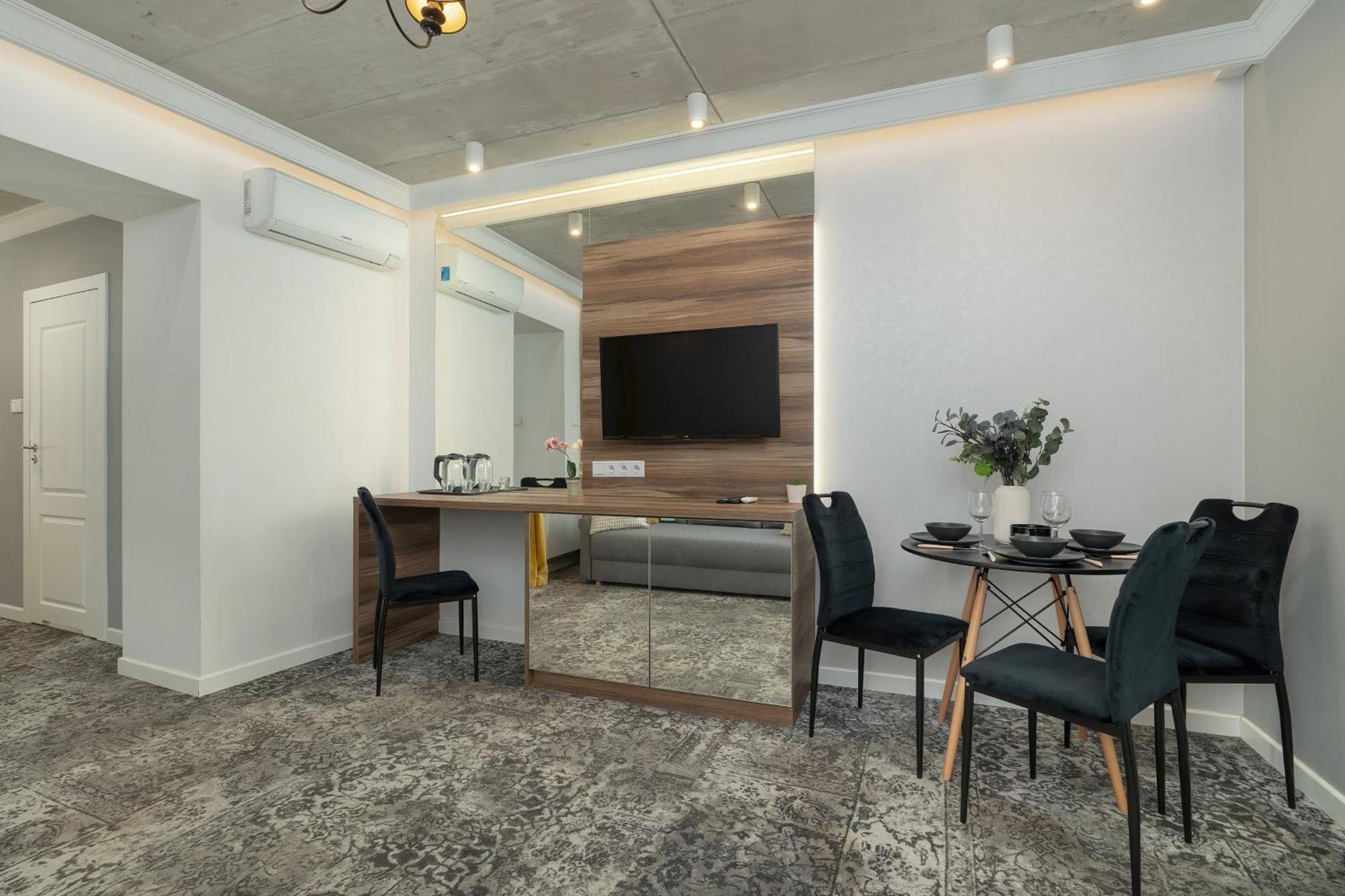 Modern & Comfy Apartment Rakowicka 6 Cracow By Renters Cracovie Extérieur photo